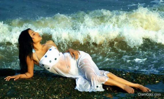 Glamourous Pooja Bharti Photoshoot