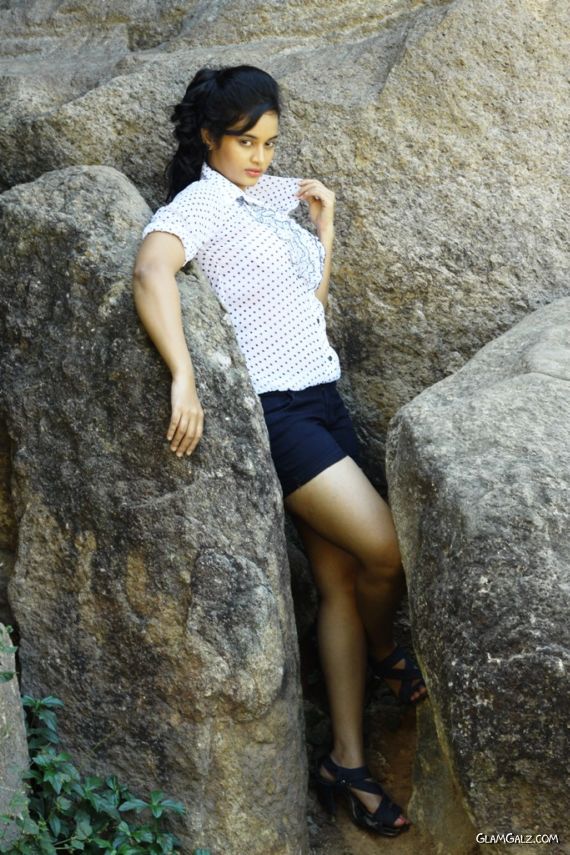 Tamil Actress Suja Varunee