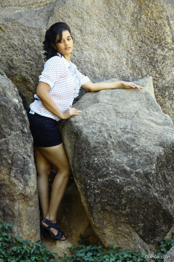 Tamil Actress Suja Varunee